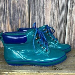 Woman’s Vintage Boss Thermolite Teal & Blue Colored Waterproof Slusher- Size 7